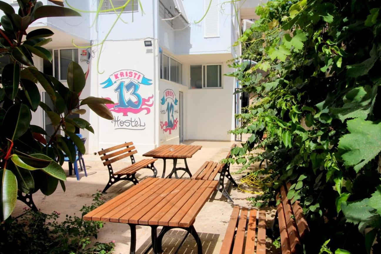 Hostel K13 Sarandë 外观 照片
