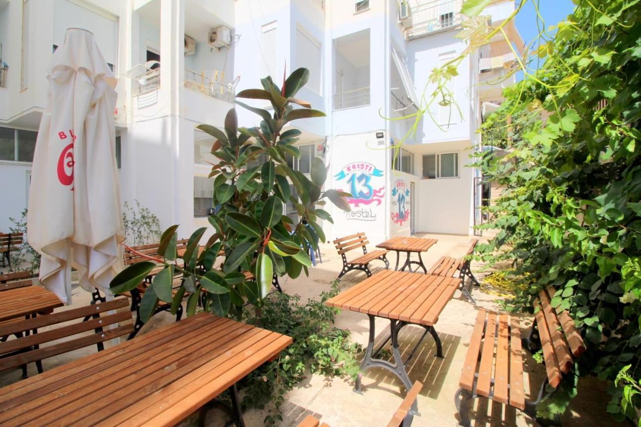 Hostel K13 Sarandë 外观 照片