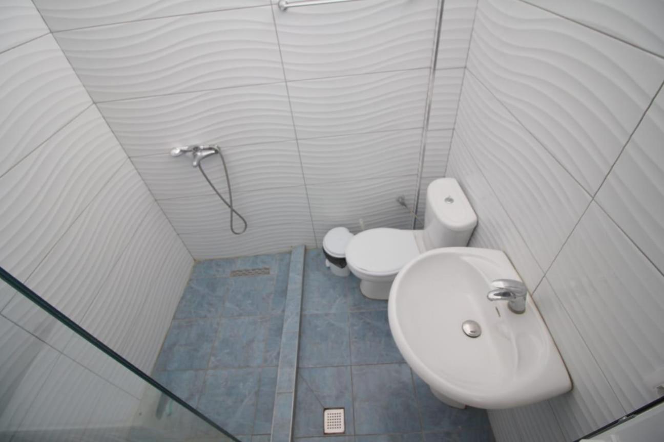 Hostel K13 Sarandë 外观 照片