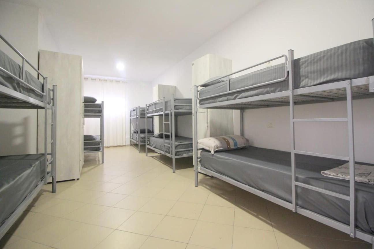 Hostel K13 Sarandë 外观 照片