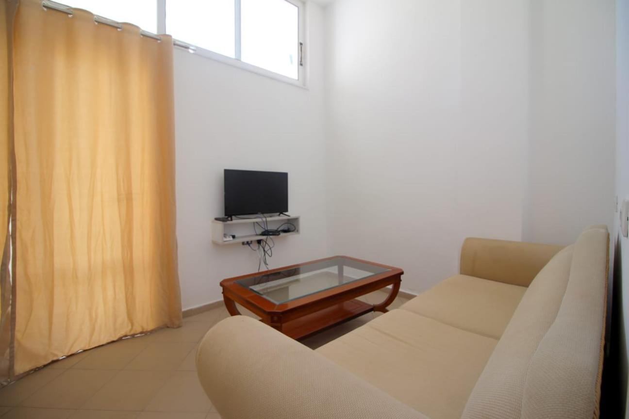 Hostel K13 Sarandë 外观 照片