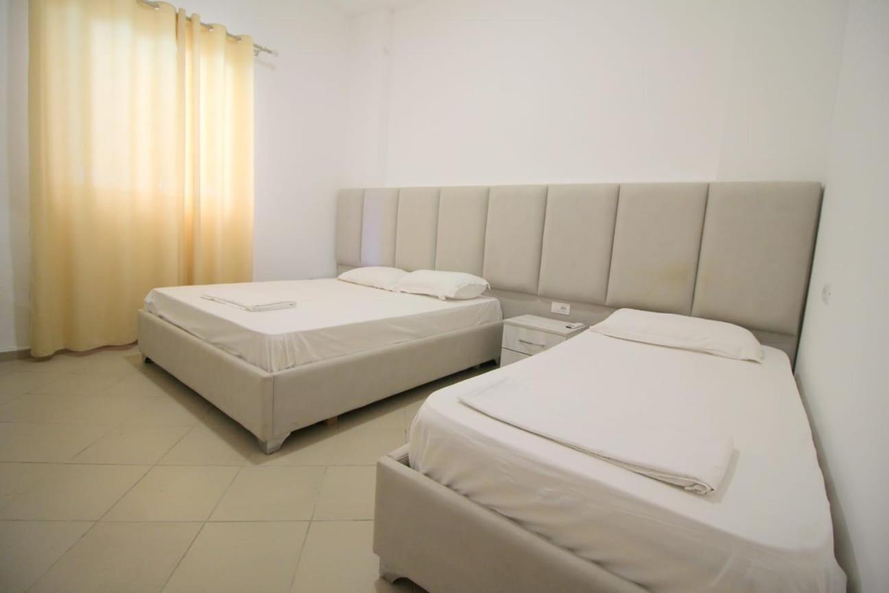 Hostel K13 Sarandë 外观 照片
