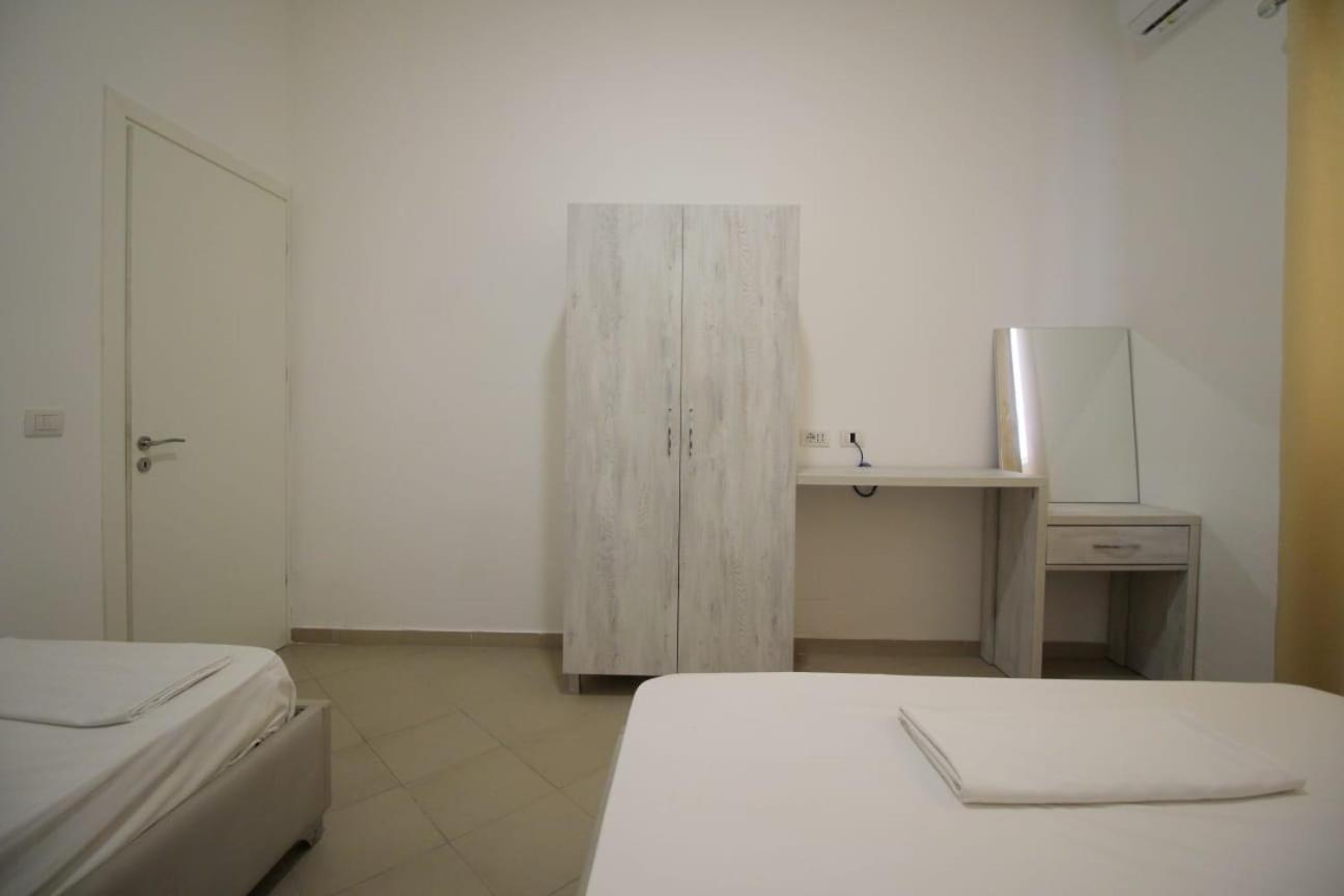 Hostel K13 Sarandë 外观 照片