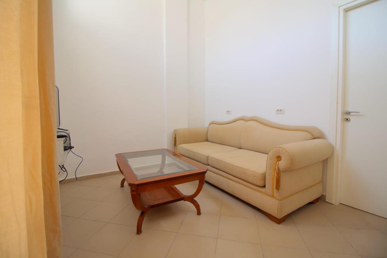 Hostel K13 Sarandë 外观 照片