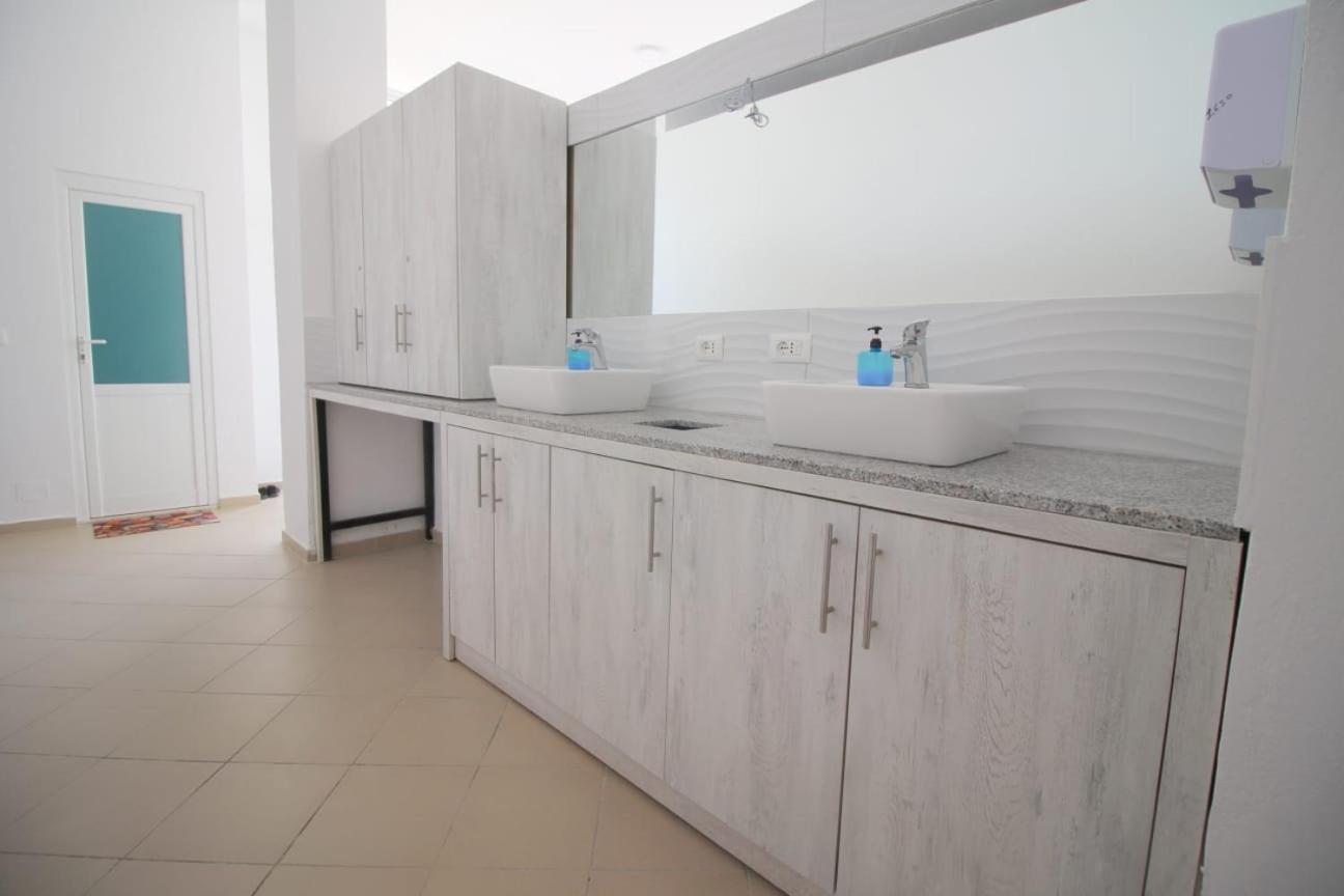 Hostel K13 Sarandë 外观 照片