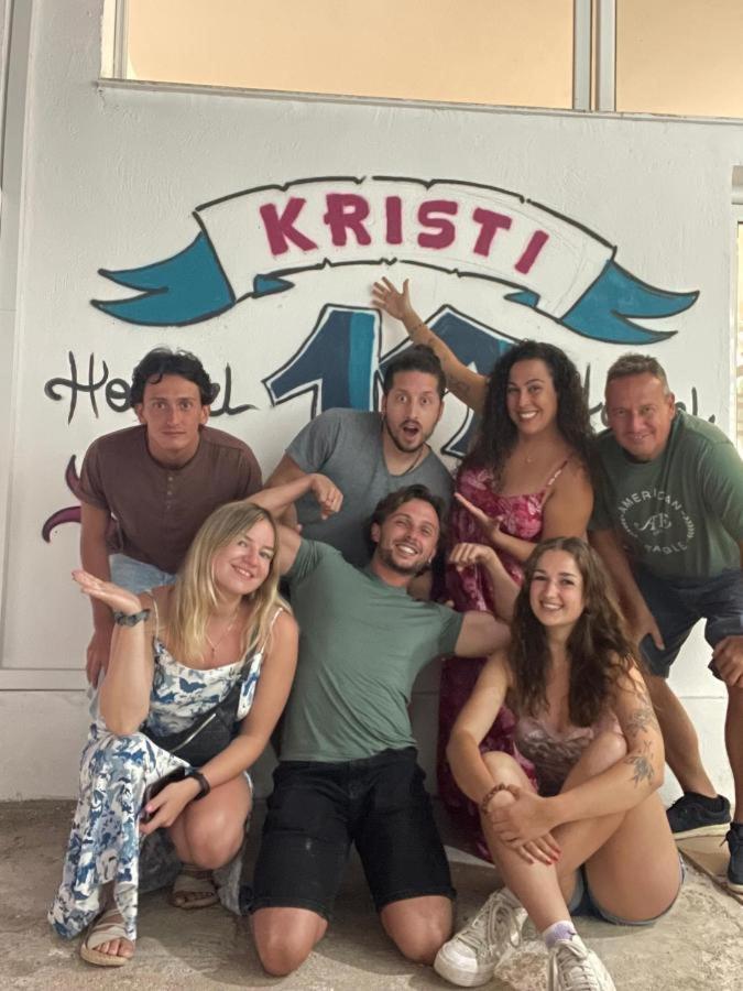 Hostel K13 Sarandë 外观 照片